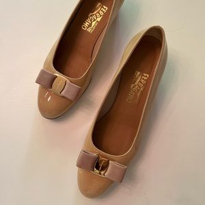 Vara bow new bisque pumps